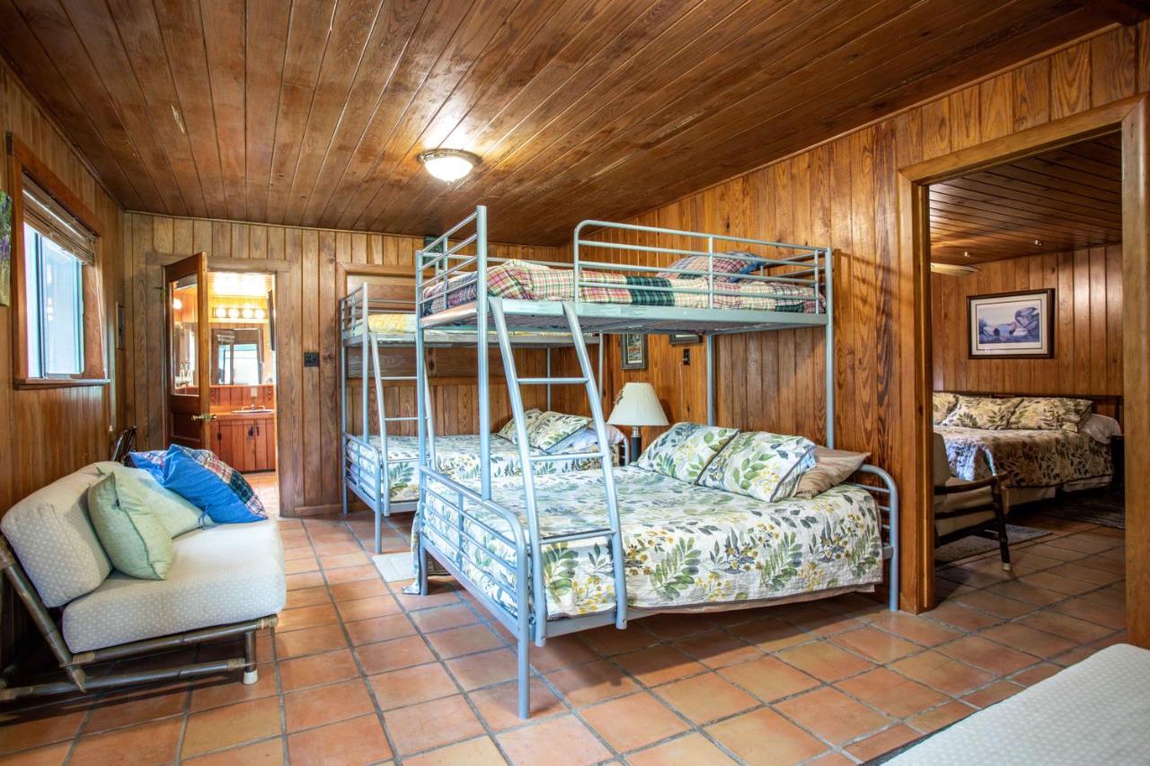 River Ridge Bandera Cabin Exterior photo