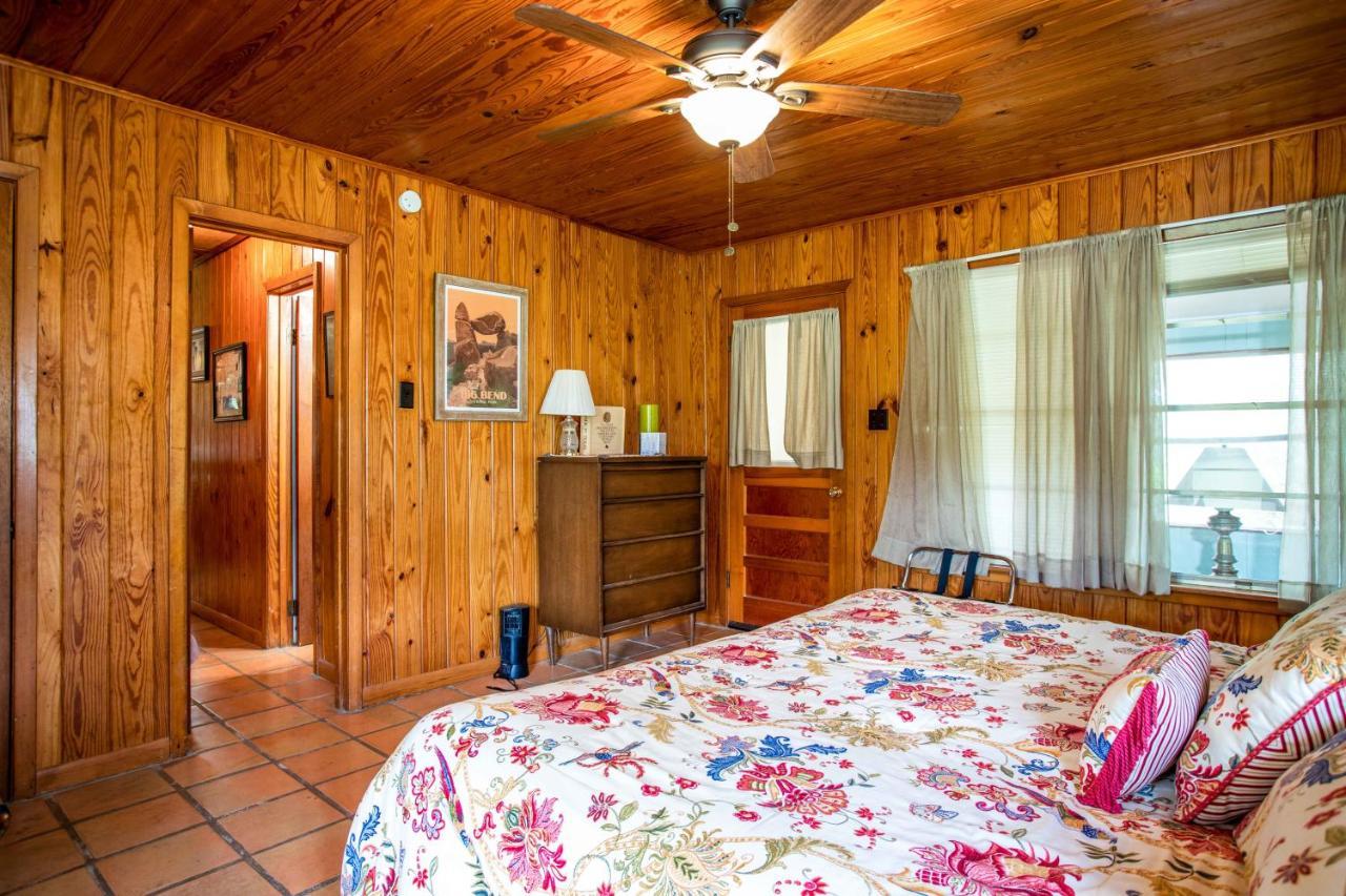 River Ridge Bandera Cabin Exterior photo